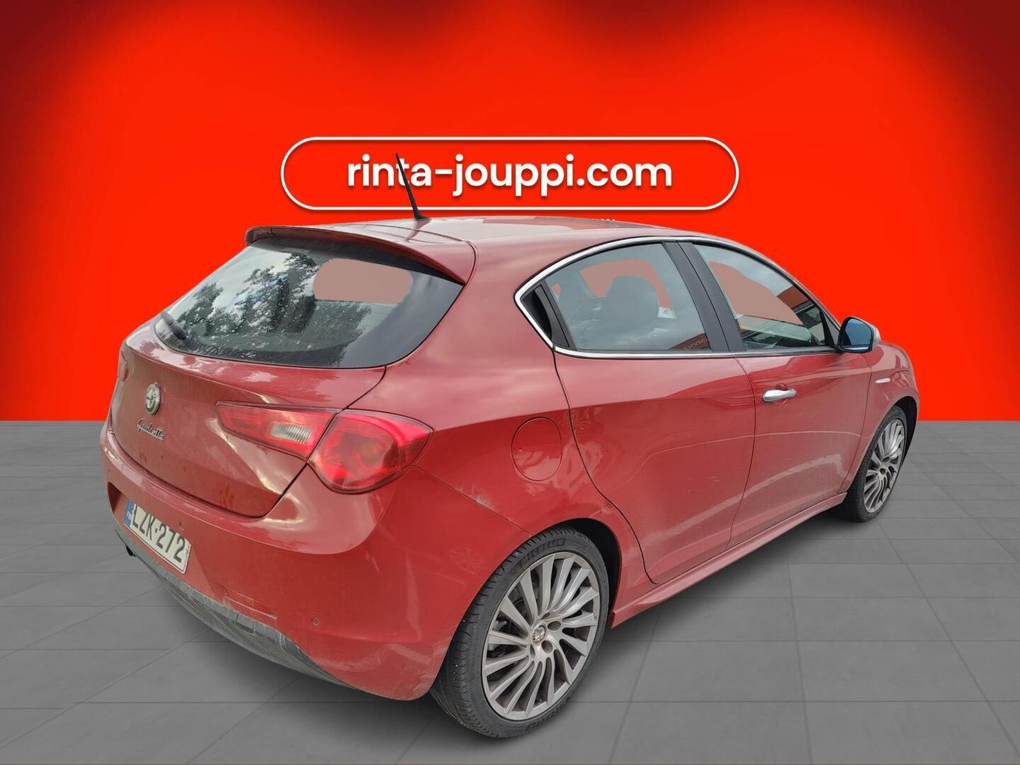 Alfa Romeo Giulietta 2011, kuva 2/3