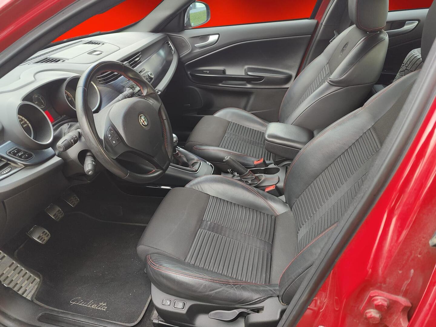 Alfa Romeo Giulietta 2011, kuva 3/3
