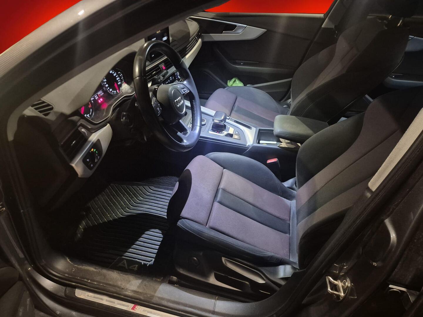Audi A4 2018, kuva 3/3