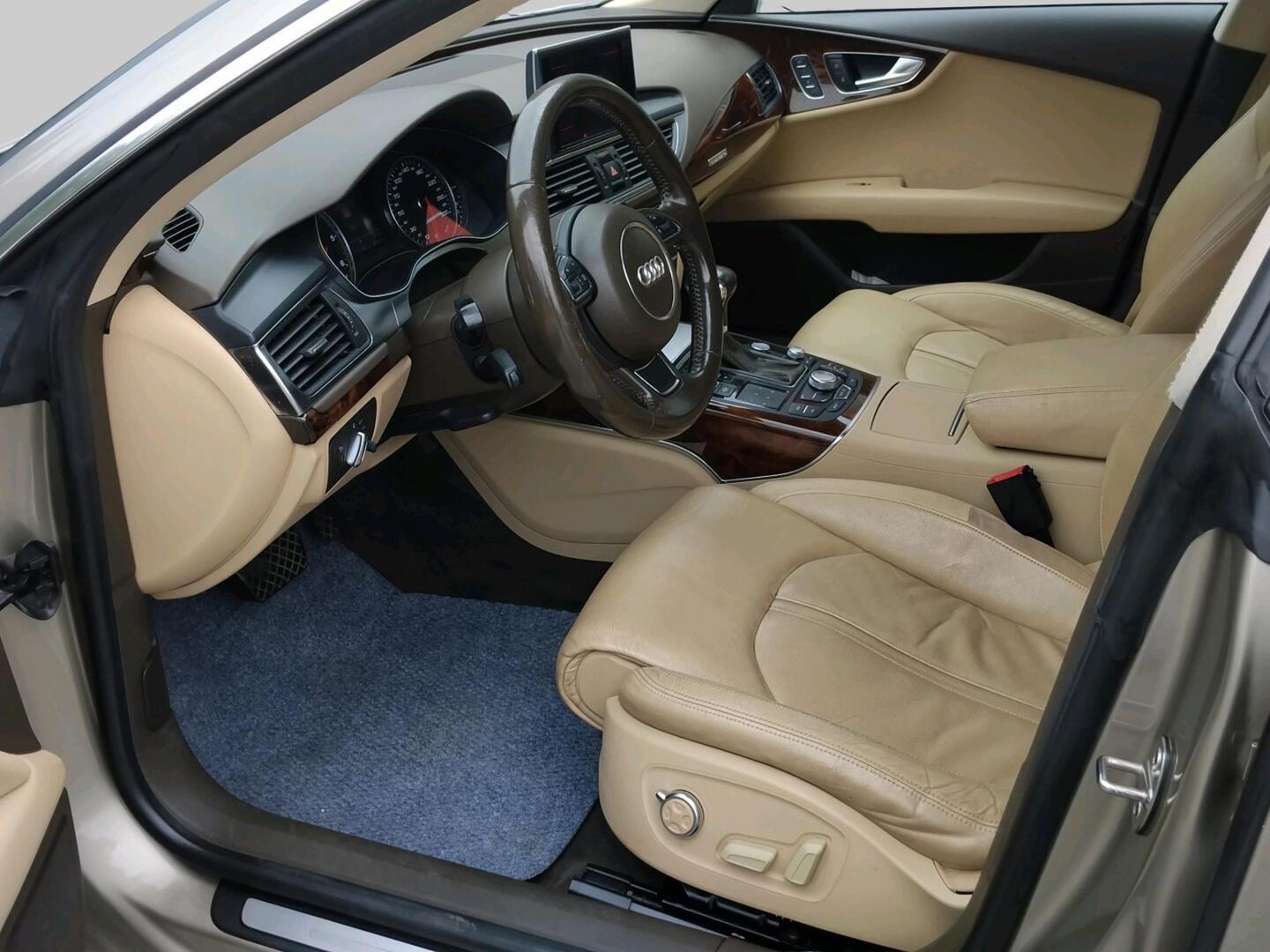 Audi A7 2011, kuva 3/3