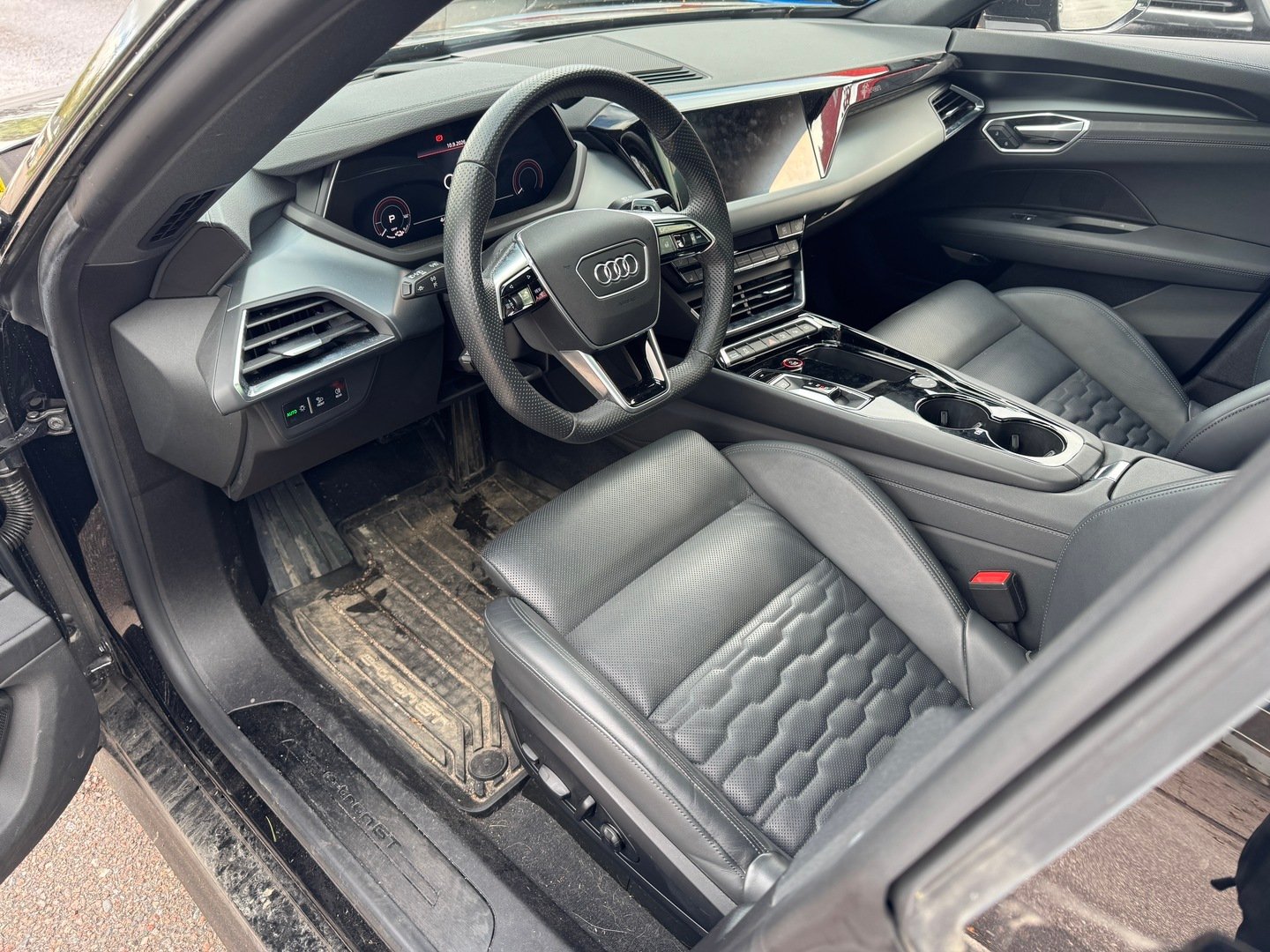Audi e-tron GT 60 quattro 2022, photo 3/3