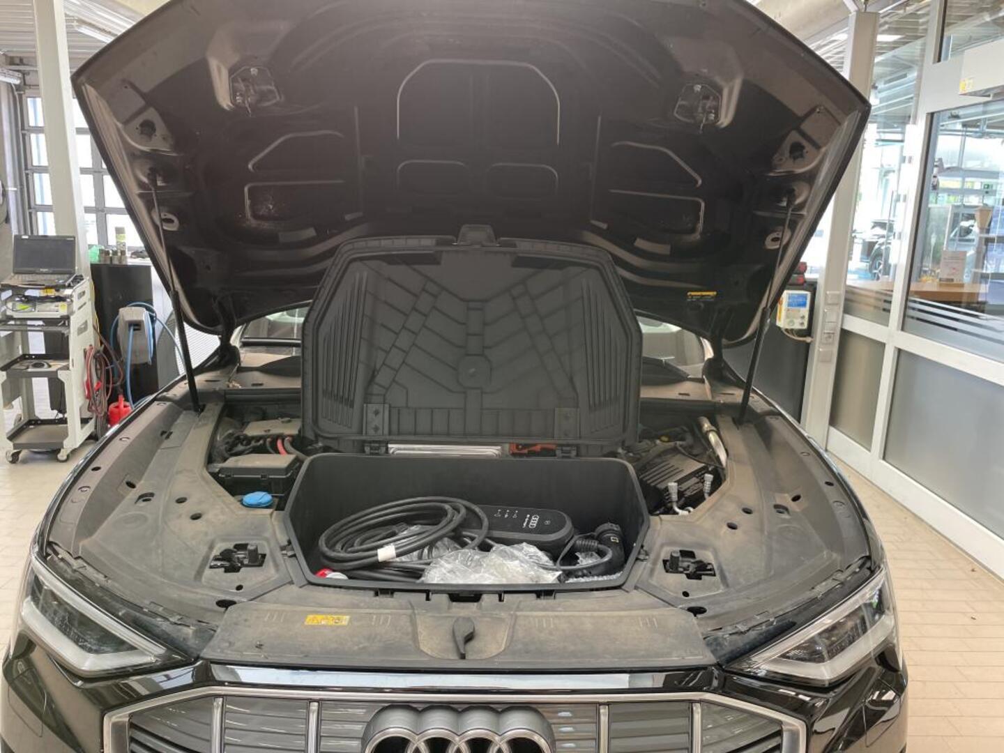 Audi e-tron Quattro 55 300kW 2023, kuva 7/7