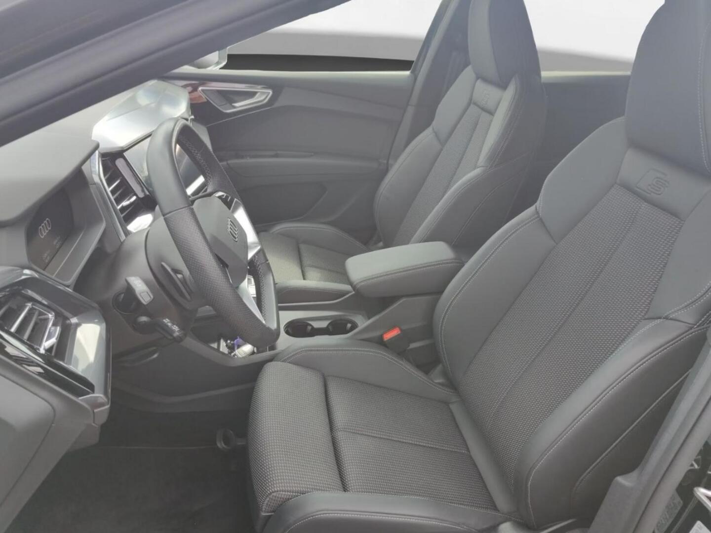 Audi Q4 e-tron 2025, photo 3/3