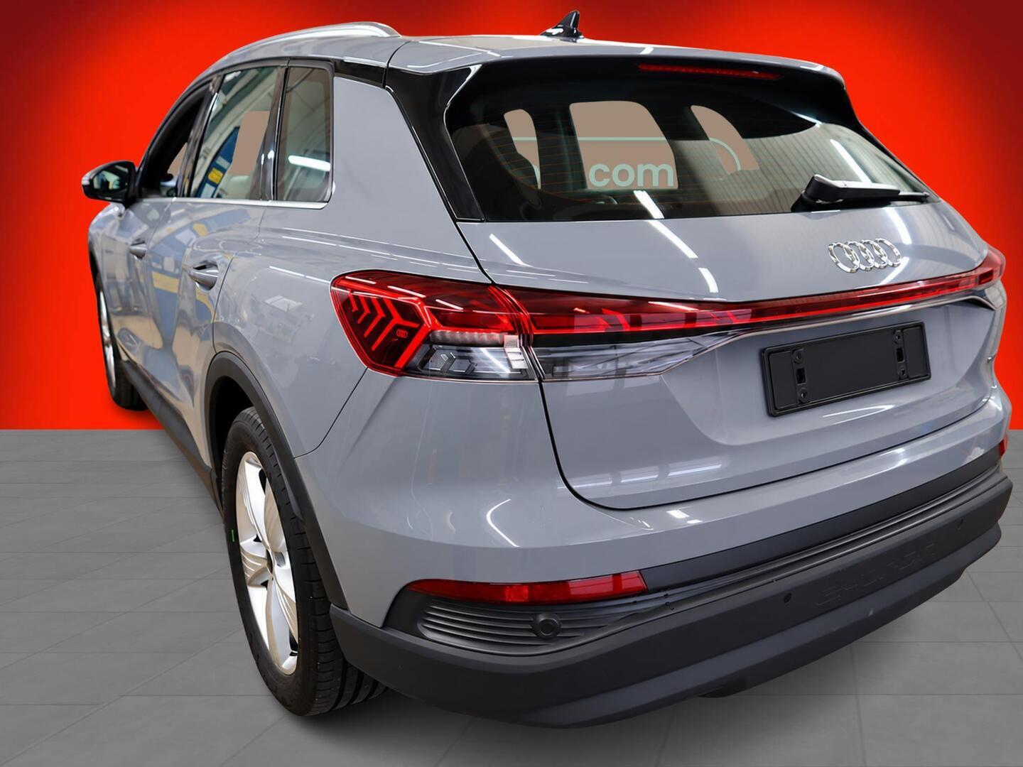 Audi Q4 e-tron 45 e-tron quattro 2023, bild 2/3