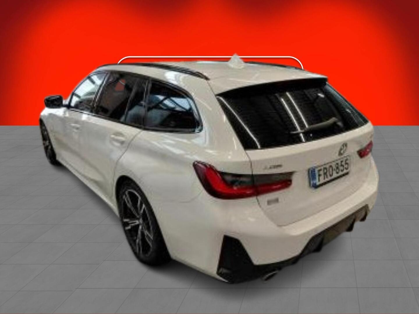 BMW 330 2024, kuva 2/3