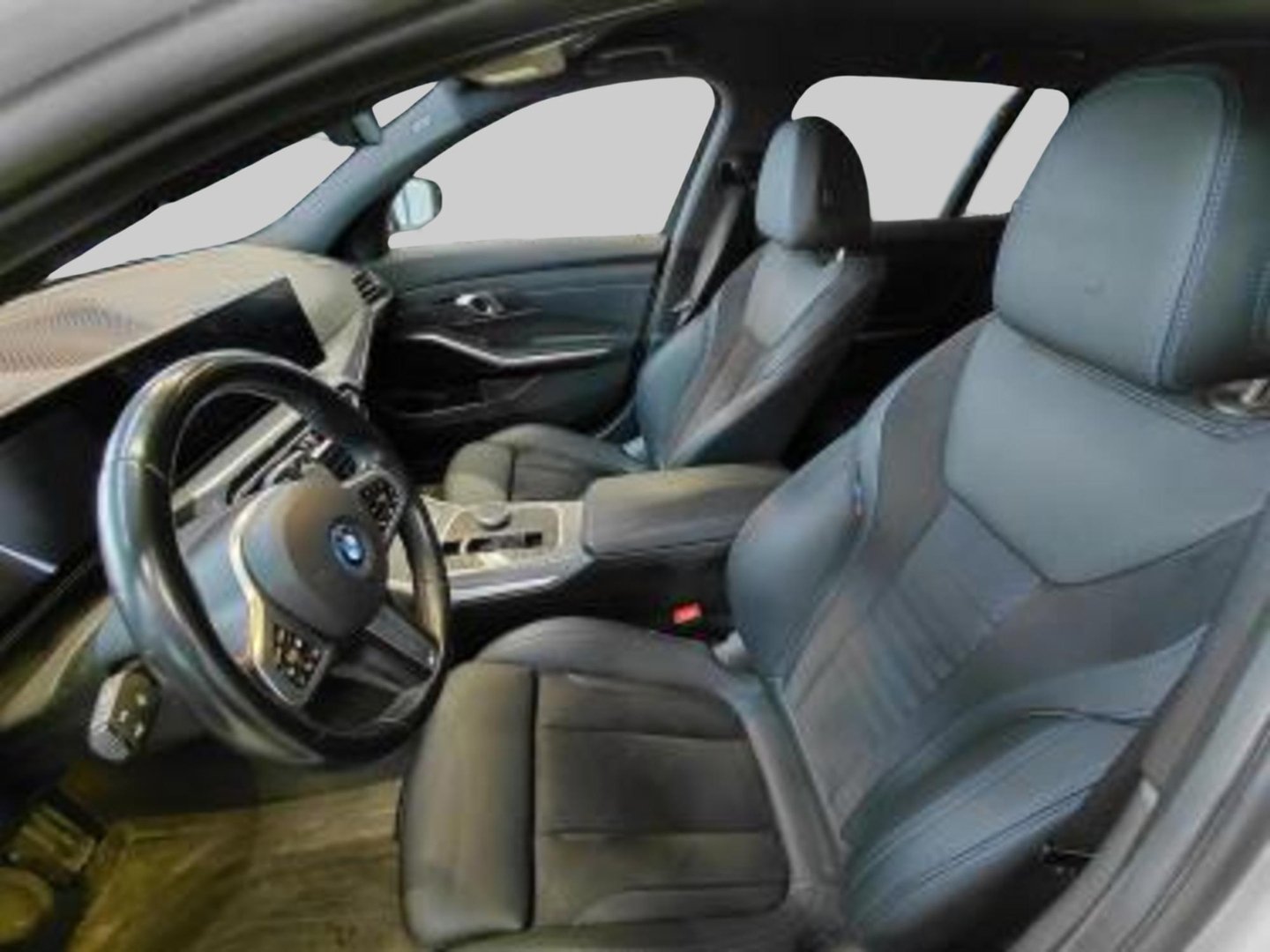 BMW 330 2024, kuva 3/3