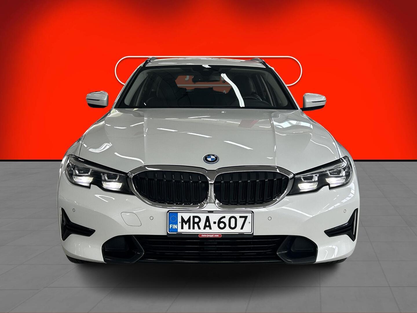 BMW 330 2022, kuva 2/5