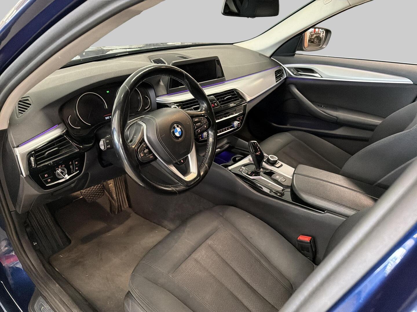 BMW 520 2018, photo 3/3