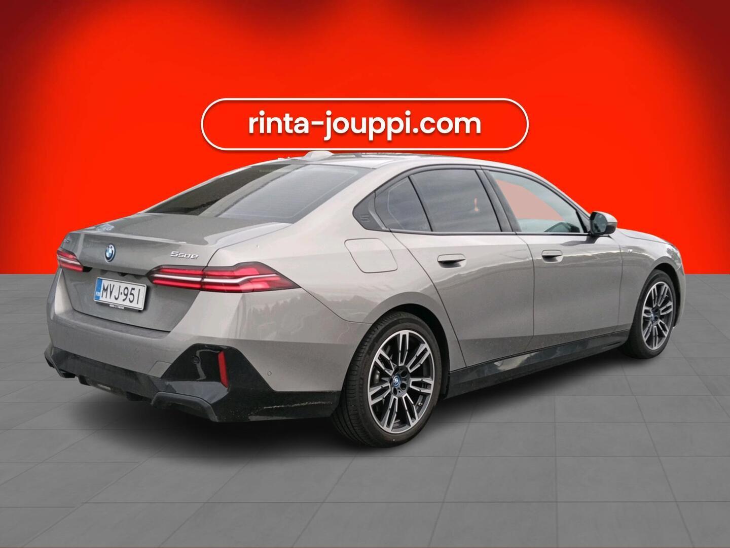 BMW 550 2024, photo 2/3