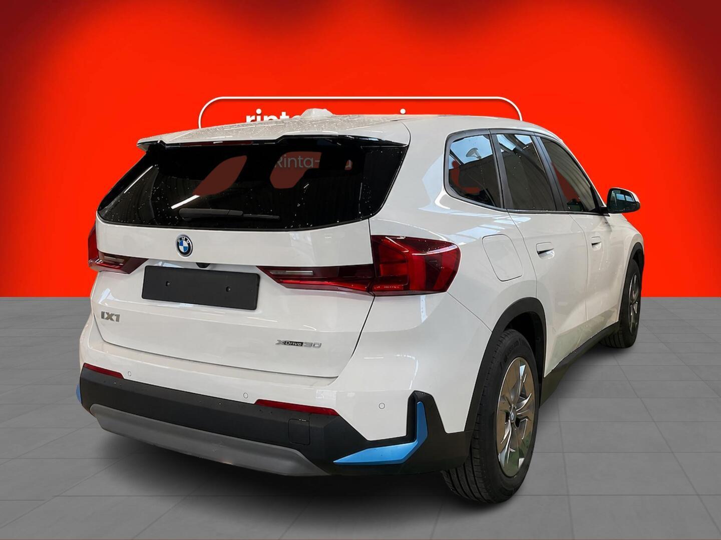 BMW iX1 30 xDrive Xline 2023, kuva 2/3