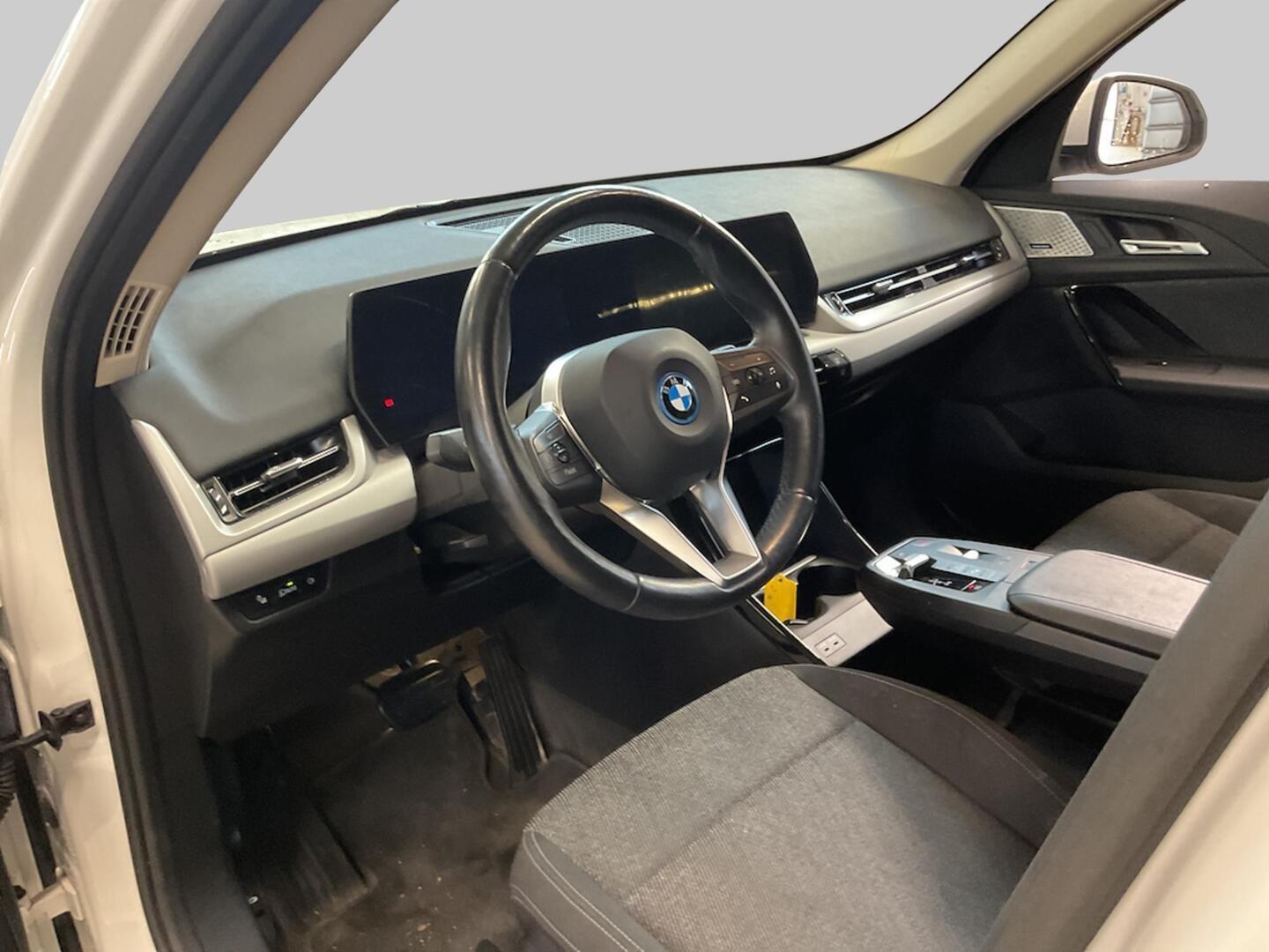 BMW iX1 30 xDrive Xline 2023, kuva 3/3