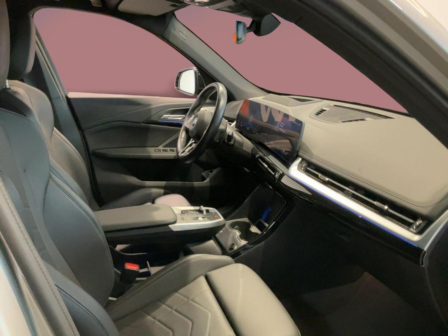 BMW iX1 xDrive 30 M Sport Fully Charged 2023, bild 3/3