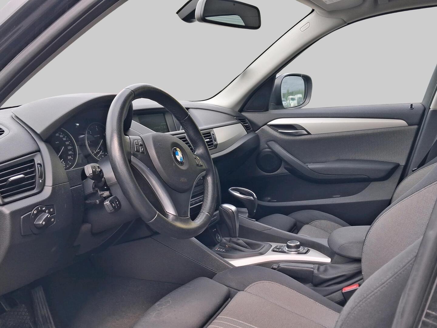 BMW X1 A E84 SAV Business 2010, photo 3/3