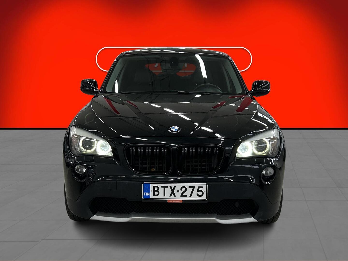 BMW X1 A E84 SAV Business 2010, kuva 2/3