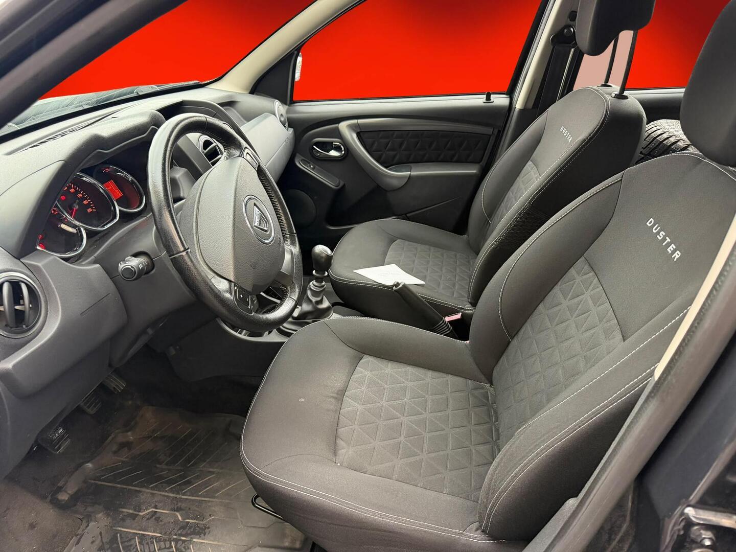 Dacia Duster TCe 125 4x2 Laureate 2014, kuva 3/3