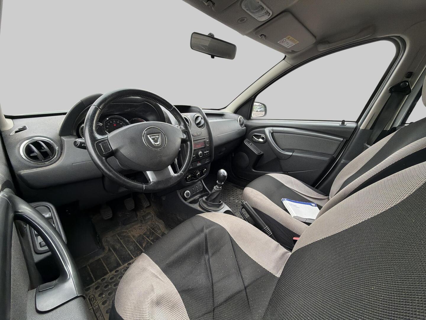 Dacia Duster dCi 110 S&S 4x4 Laureate 2016, kuva 3/19