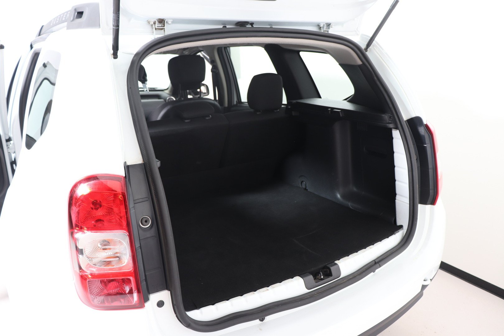 Dacia Duster dCi 110 S&S 4x4 Laureate 2016, kuva 5/19