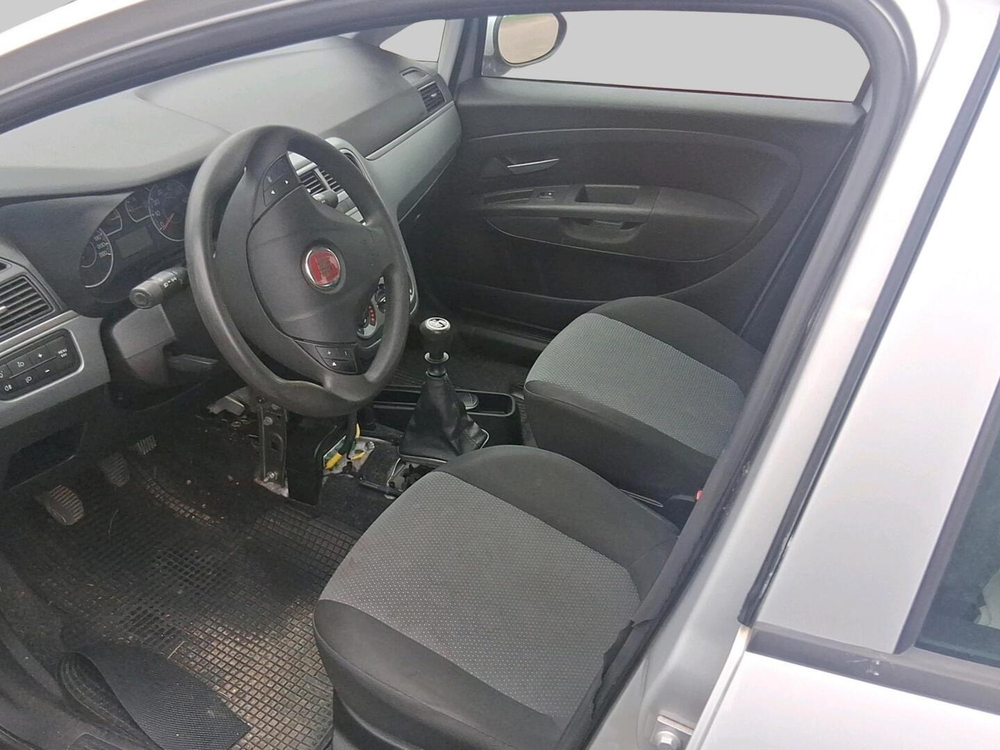 Fiat Punto Easy 2010, photo 3/3