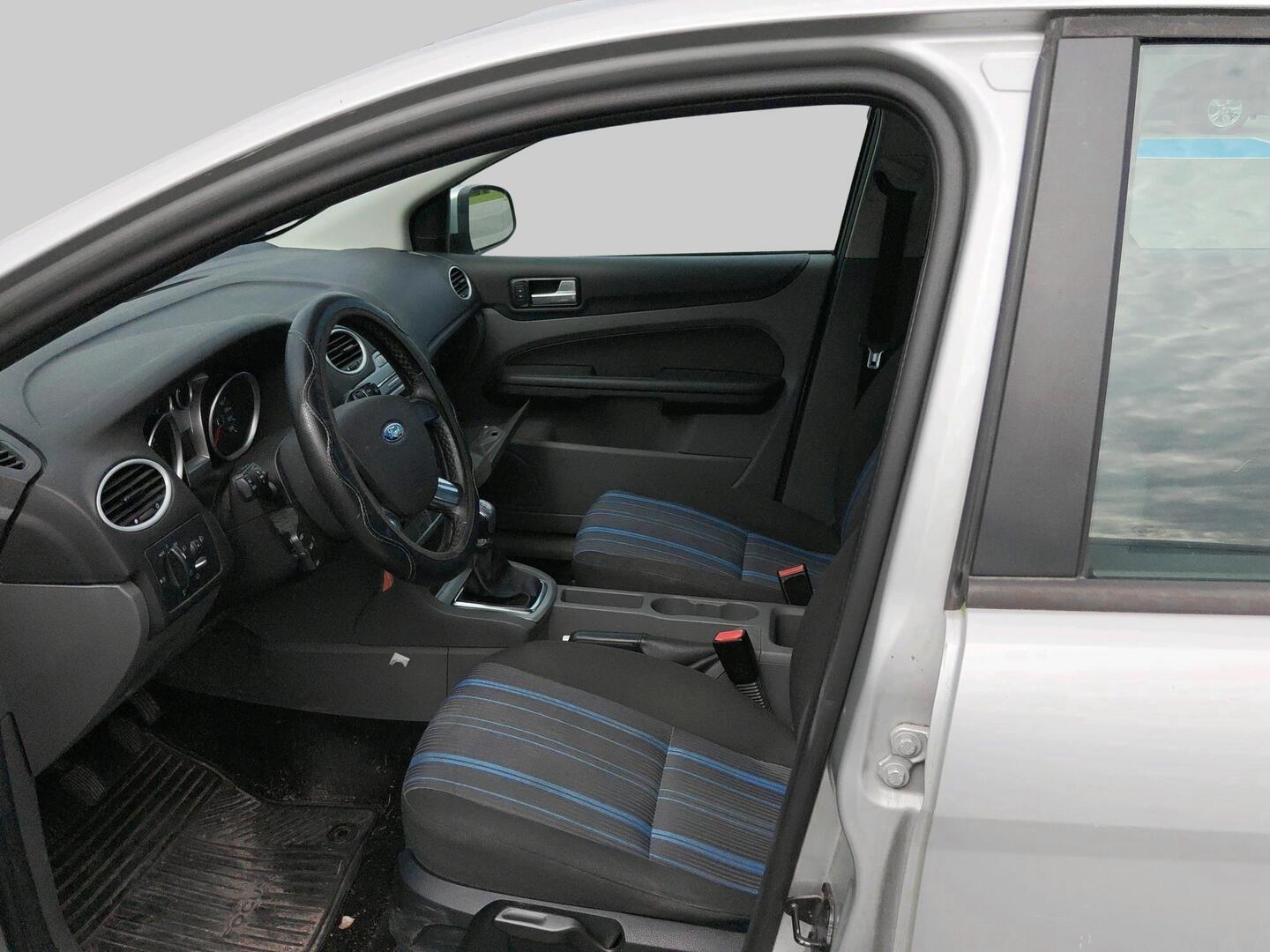 Ford Focus 1,6 100hv Trend M5 Wagon 2009, kuva 3/3