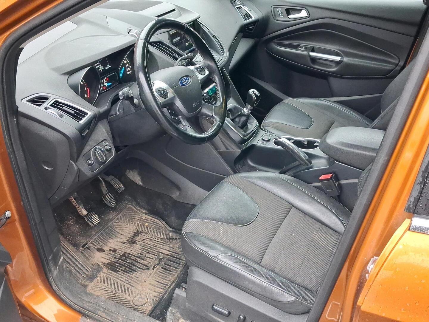 Ford Kuga 2016, photo 3/28