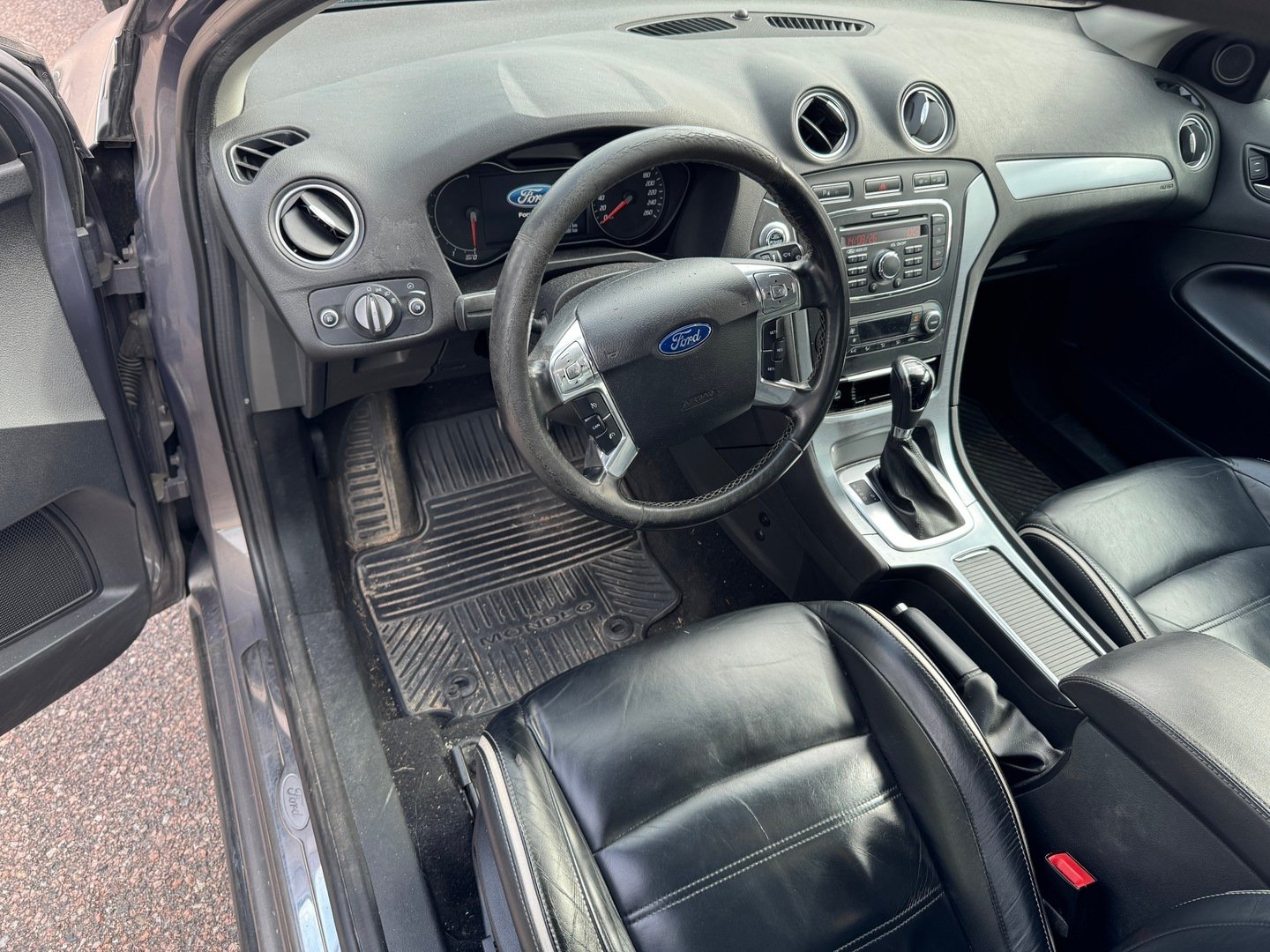 Ford Mondeo 2011, photo 3/3