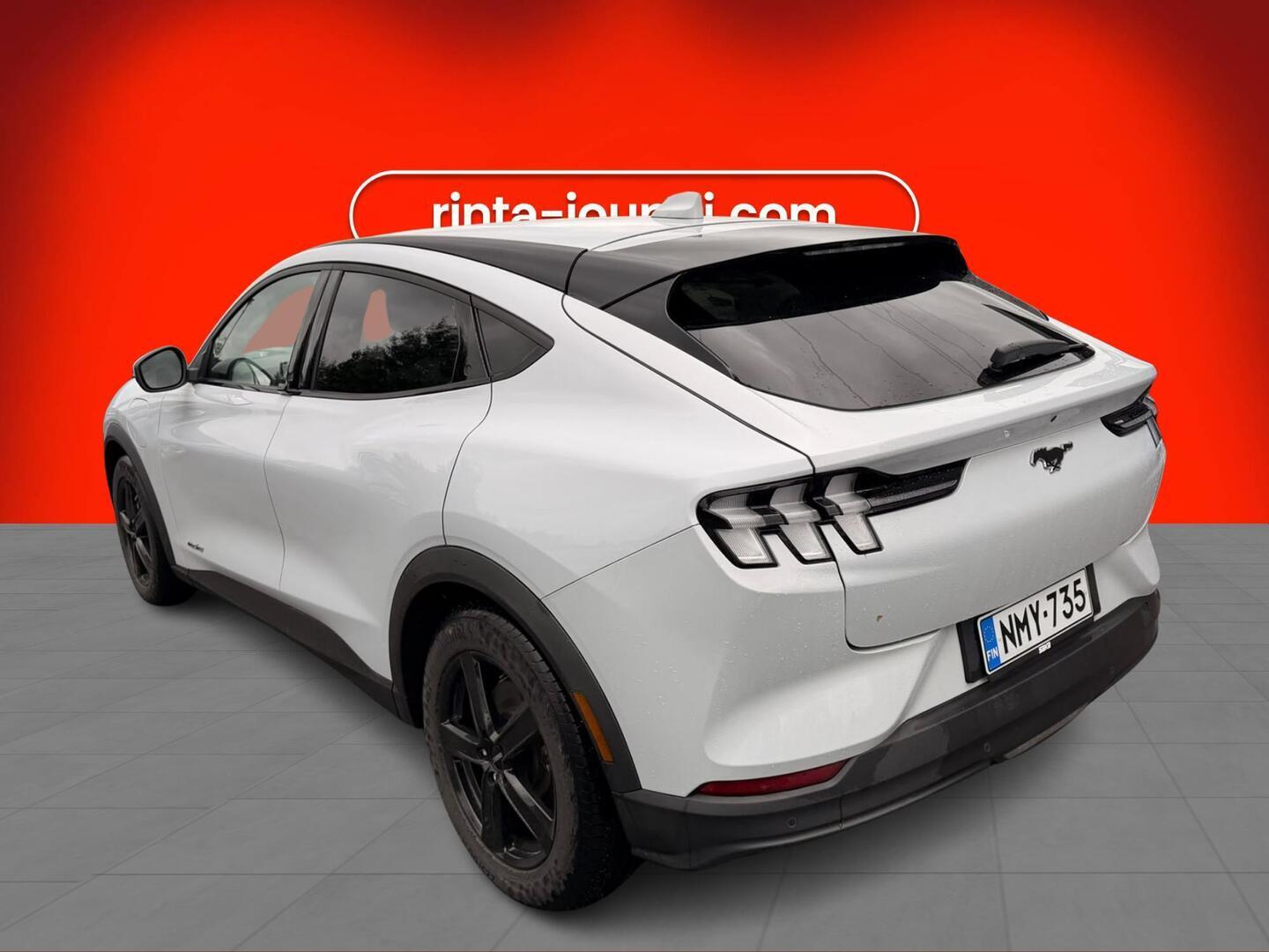 Ford Mustang Mach-E 2020, kuva 2/3