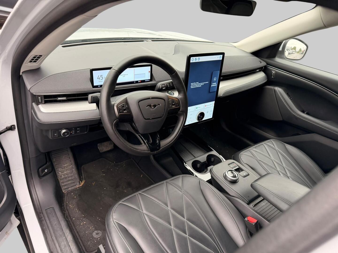 Ford Mustang Mach-E 2020, kuva 3/3