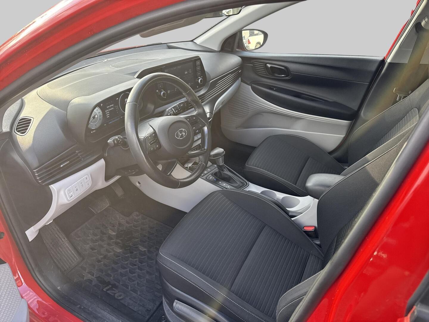 Hyundai i20 2021, photo 3/3