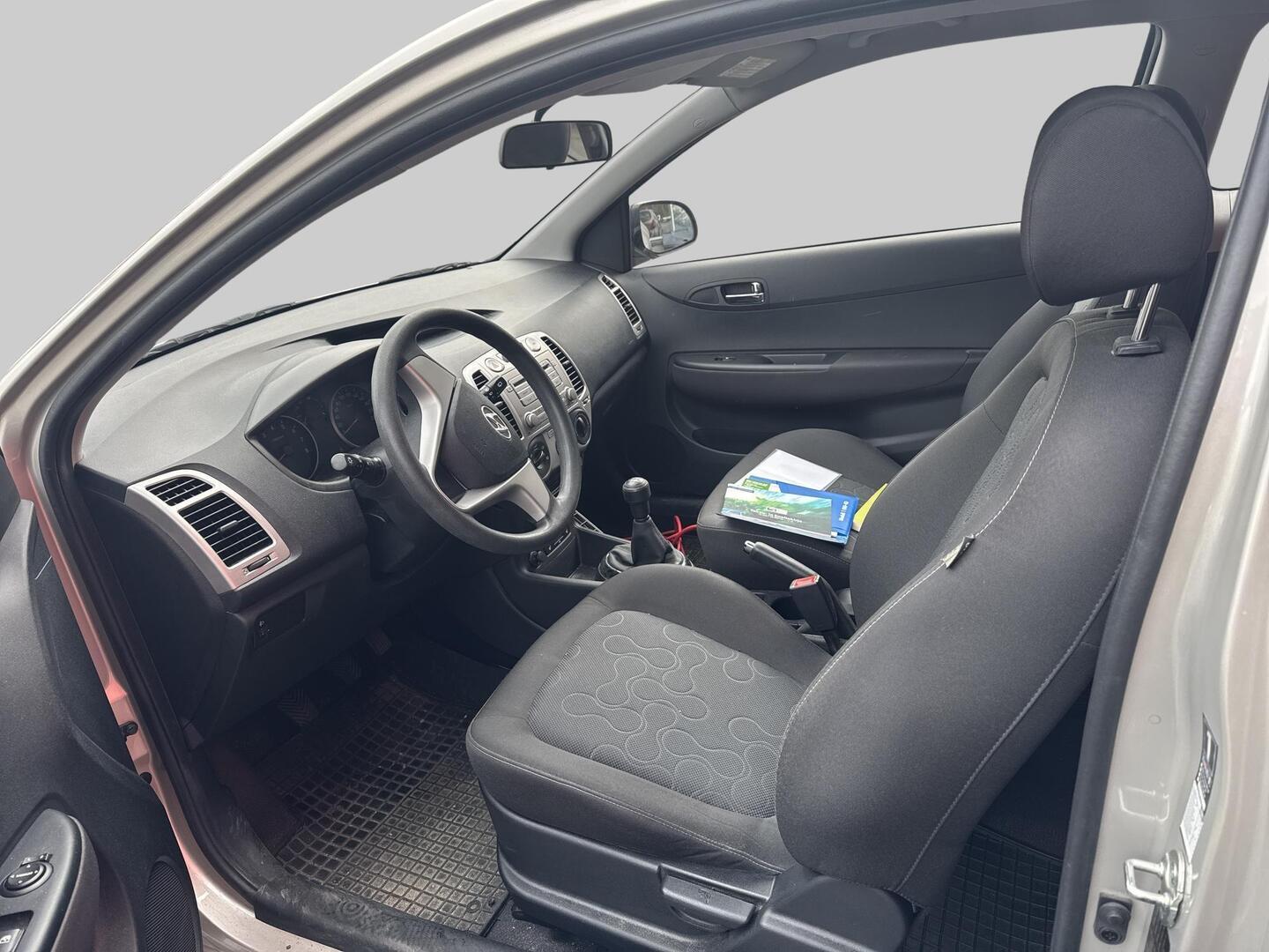 Hyundai i20 1,2 Classic 3d 2011, kuva 3/3