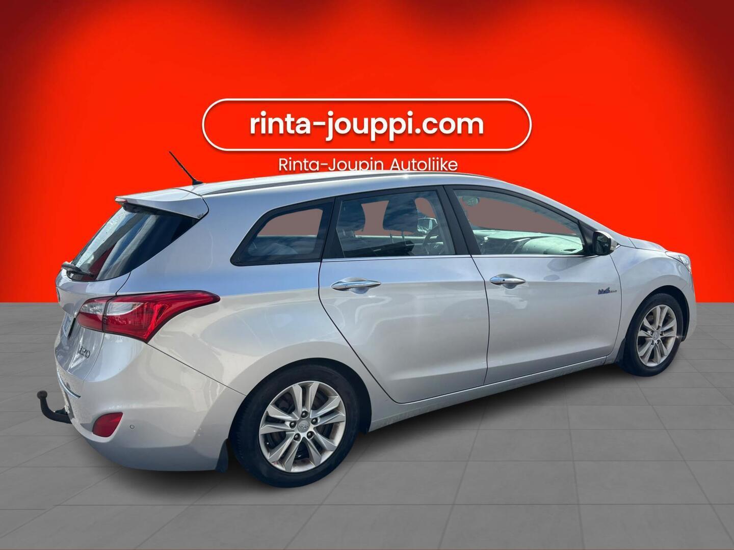 Hyundai i30 1,6 GDI 6MT ISG Style 2012, kuva 2/3