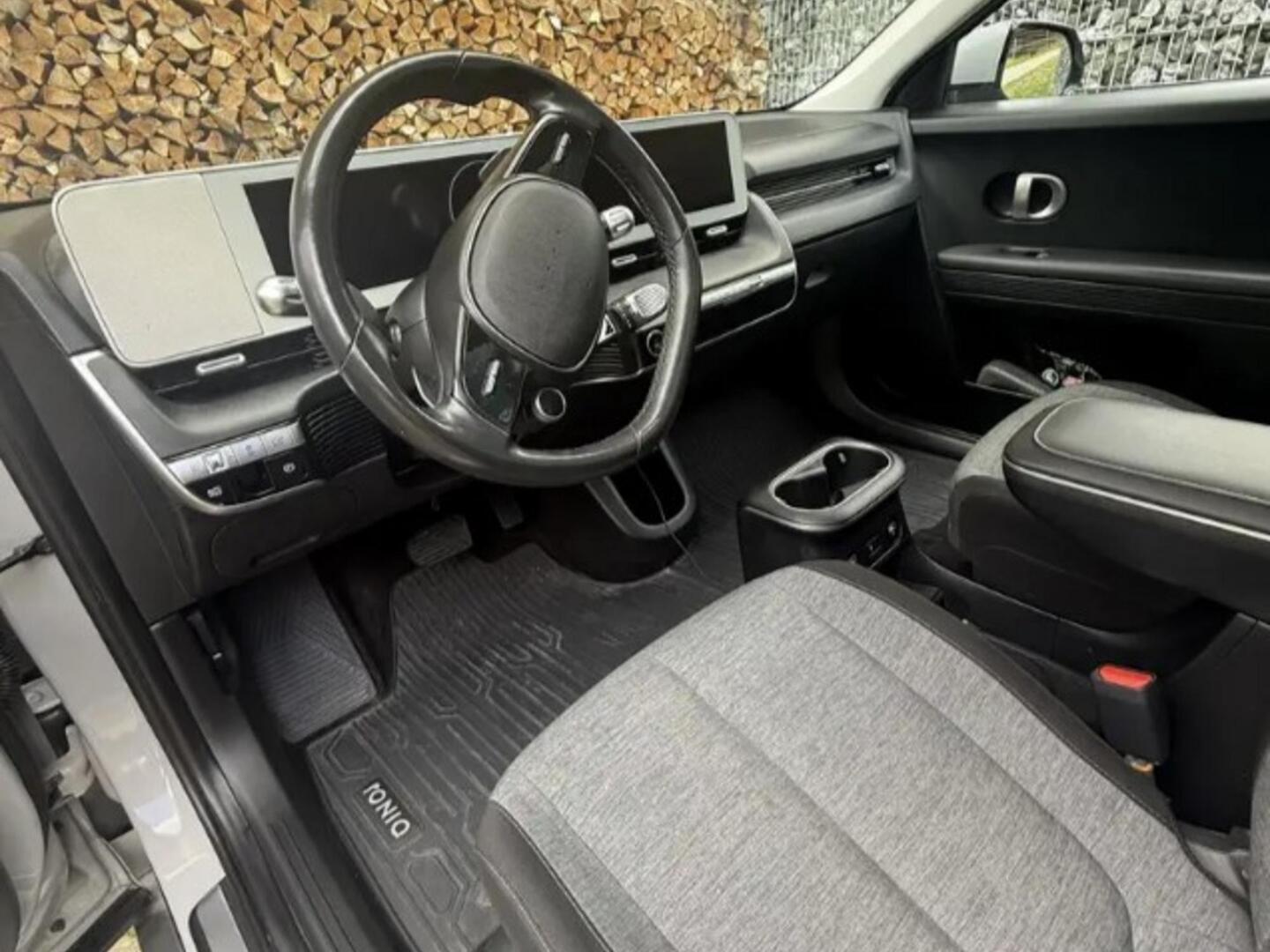 Hyundai Ioniq 5 77 kWh 325 hv AWD Uniq 2022, photo 3/3