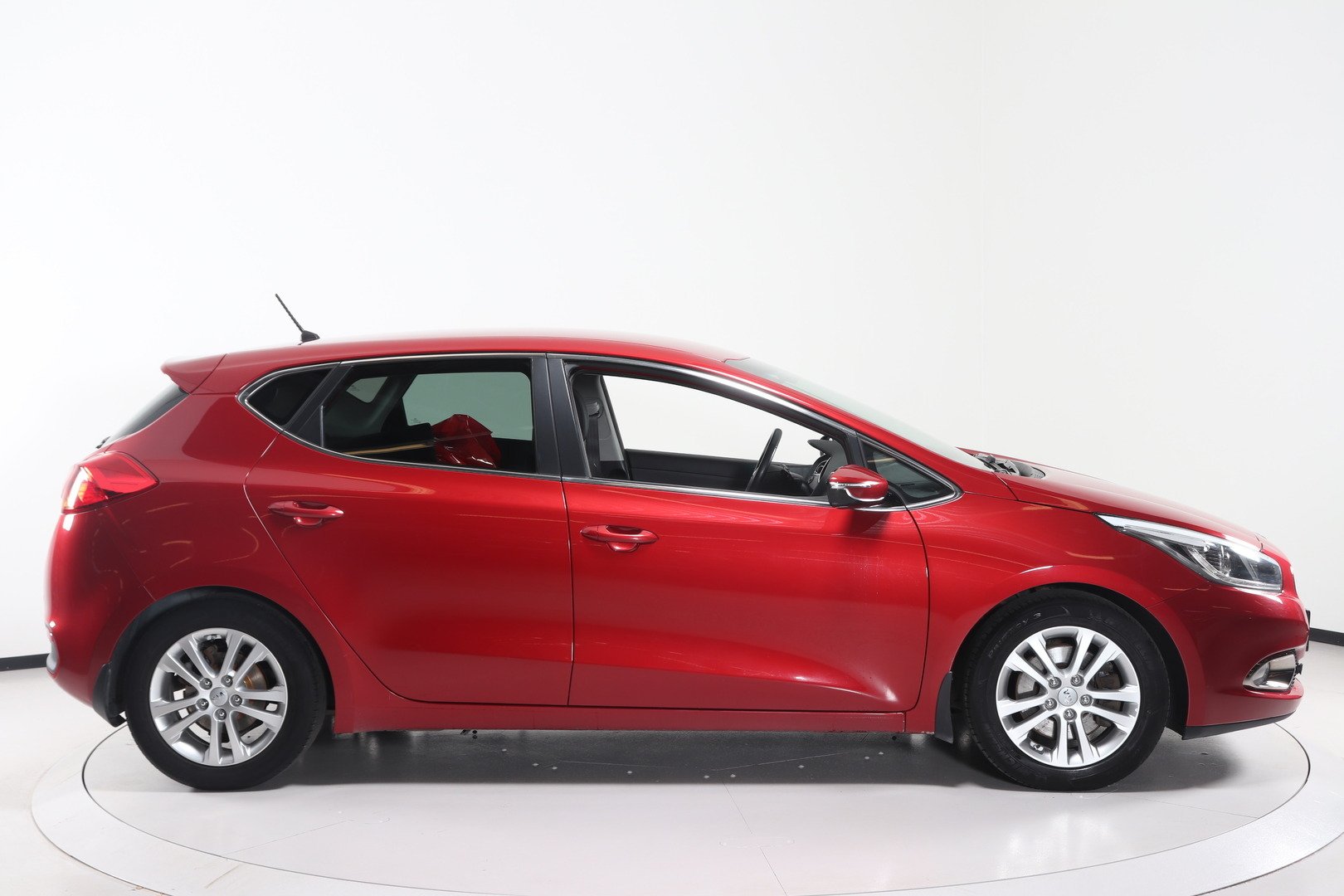 Kia Ceed 1,6 ISG EX 5D EcoDynamics 2015, kuva 4/25