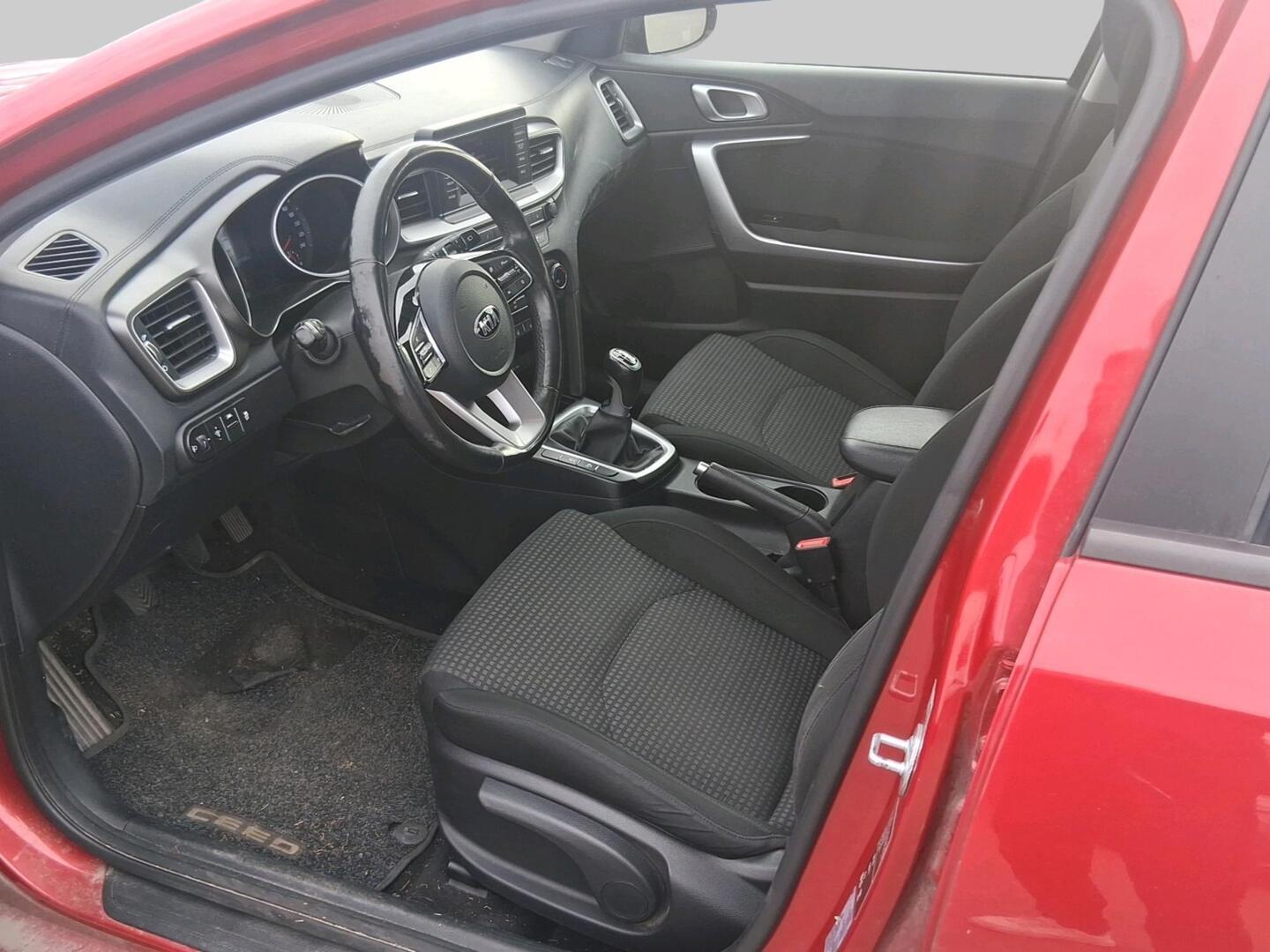Kia Ceed 2019, photo 3/25