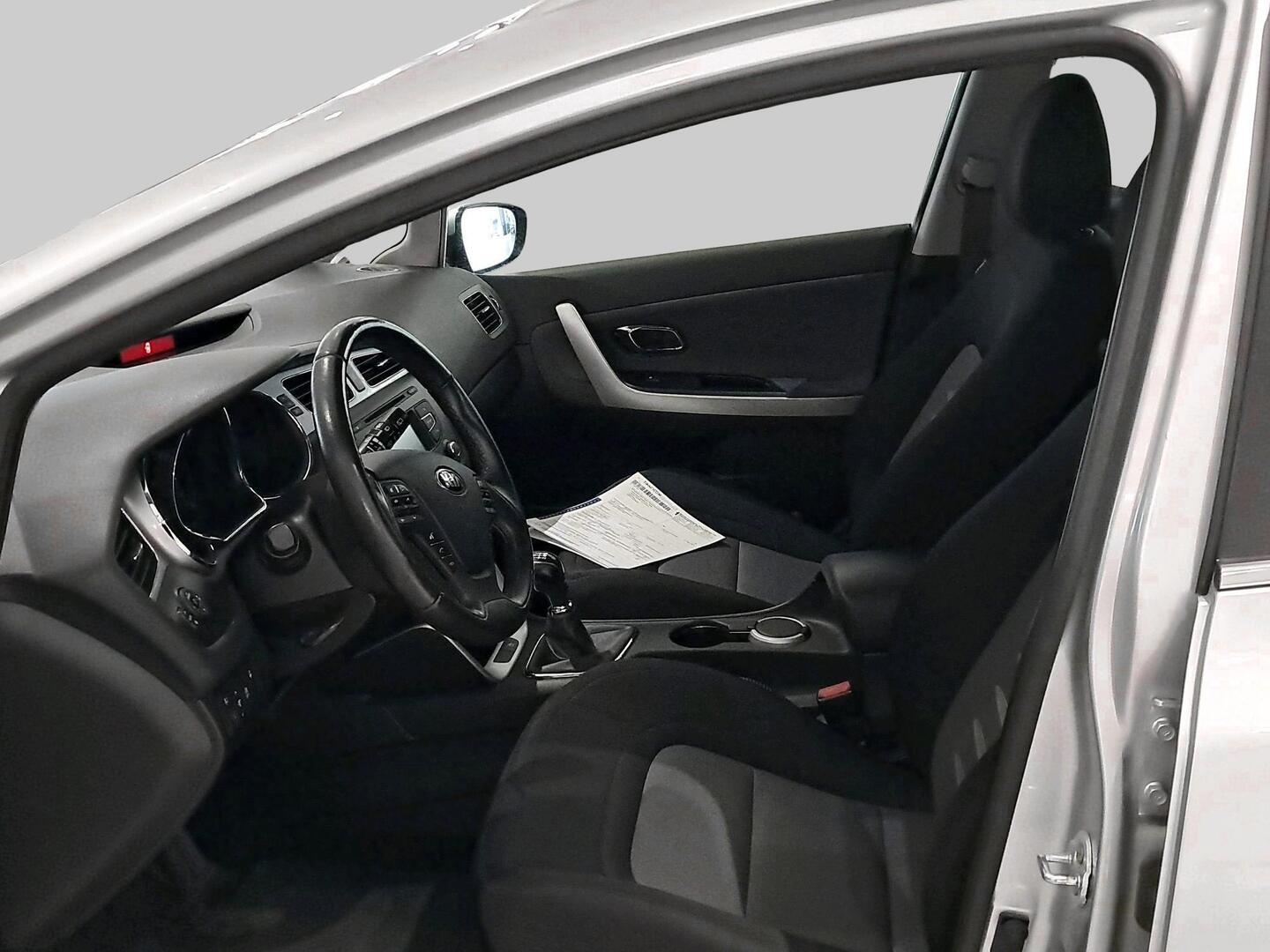 Kia Ceed 1,6 ISG EX SW EcoDynamics 2015, kuva 3/3