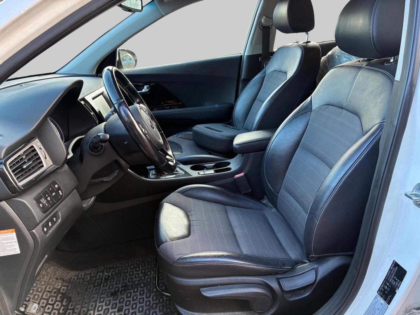 Kia Niro plug-in 2019, photo 3/3