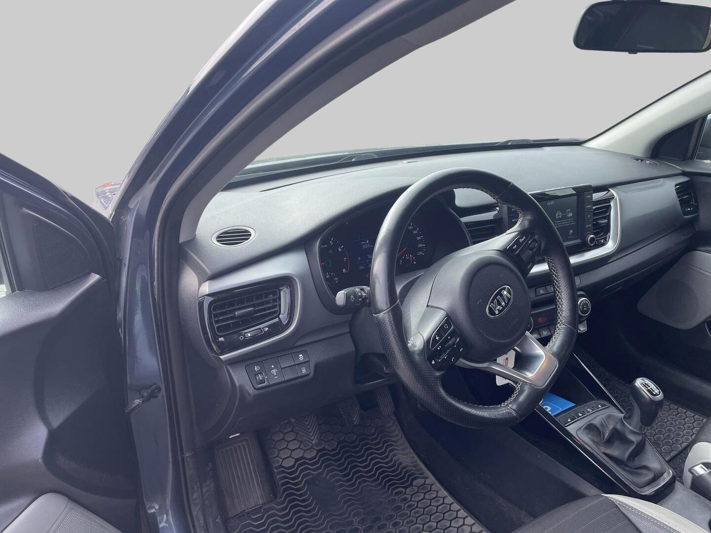 Kia Stonic 2018, photo 3/11