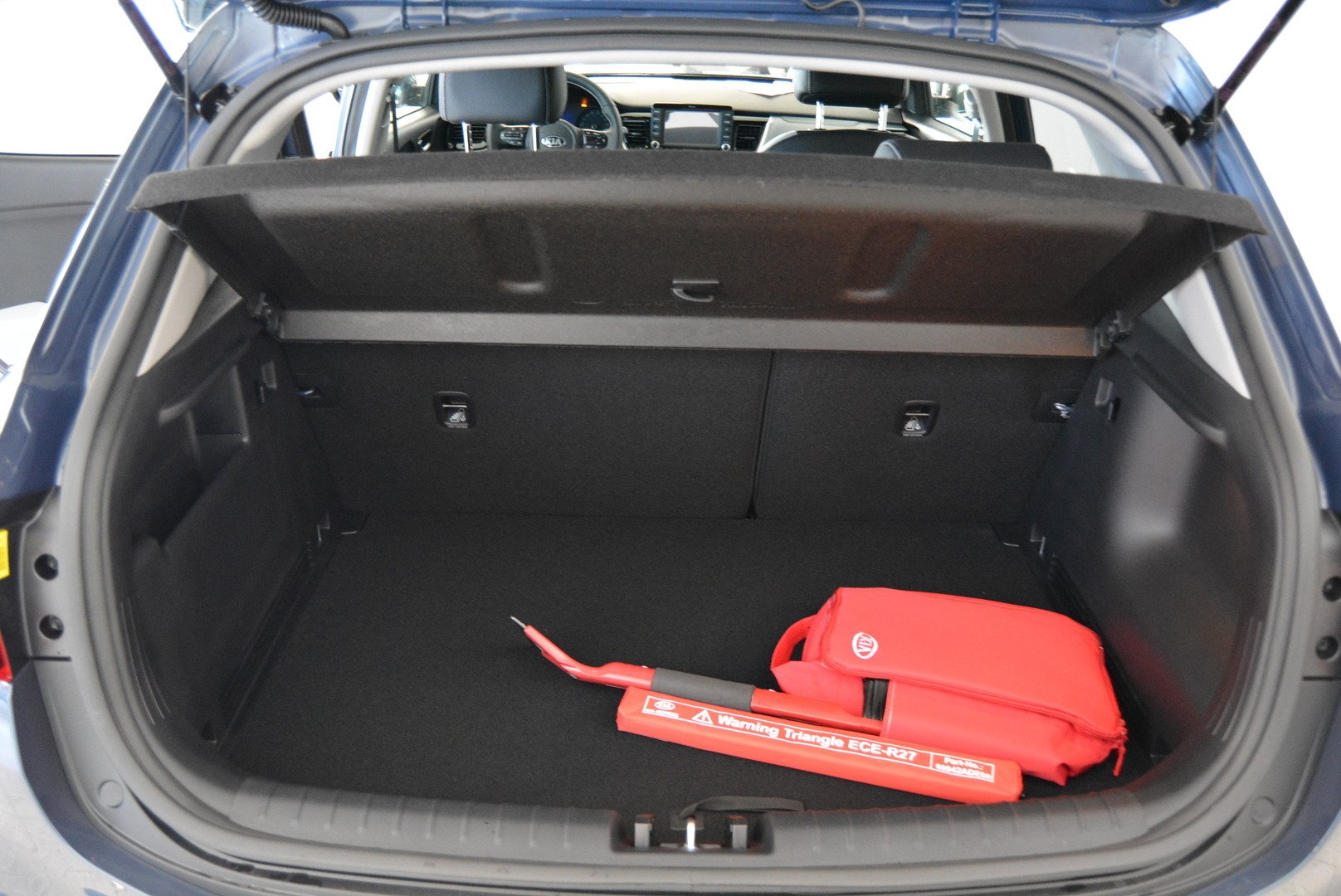 Kia Stonic 2018, photo 7/11