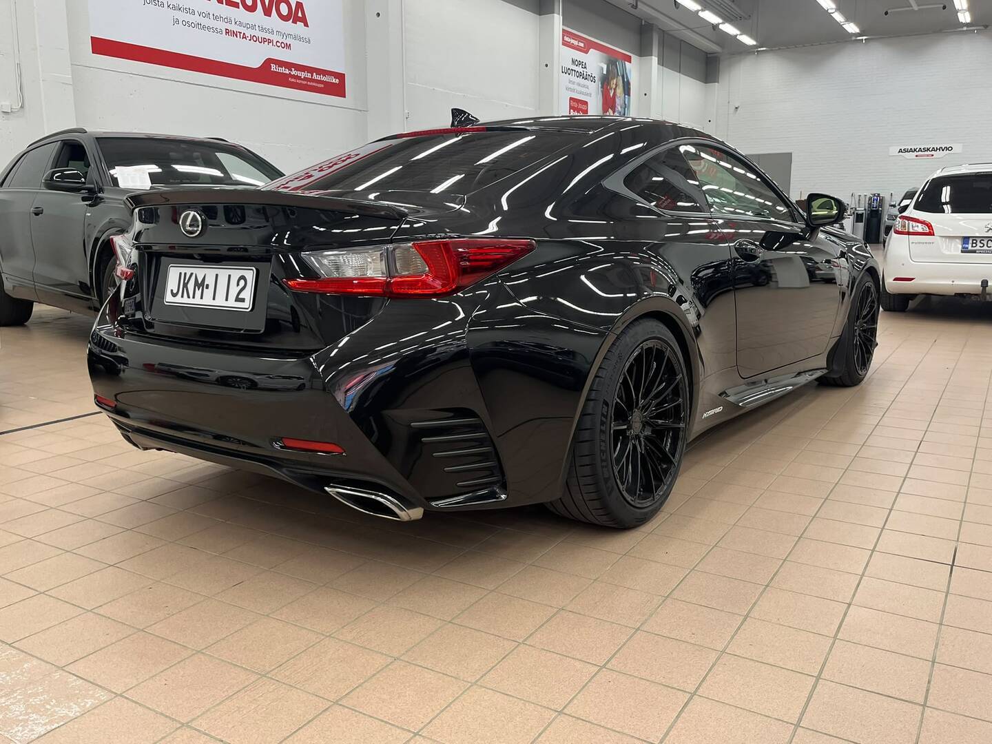 Lexus RC 300h Hybrid A Premier 2016, photo 3/3