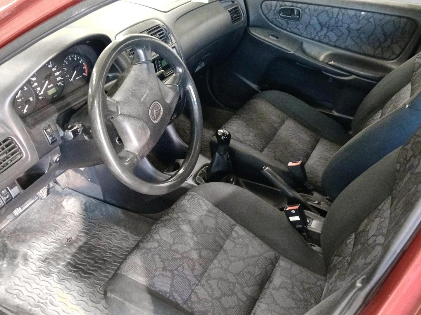 Mazda 626 Mazda 626 V HATCHCBACK 1.8-GF 1999, kuva 3/3