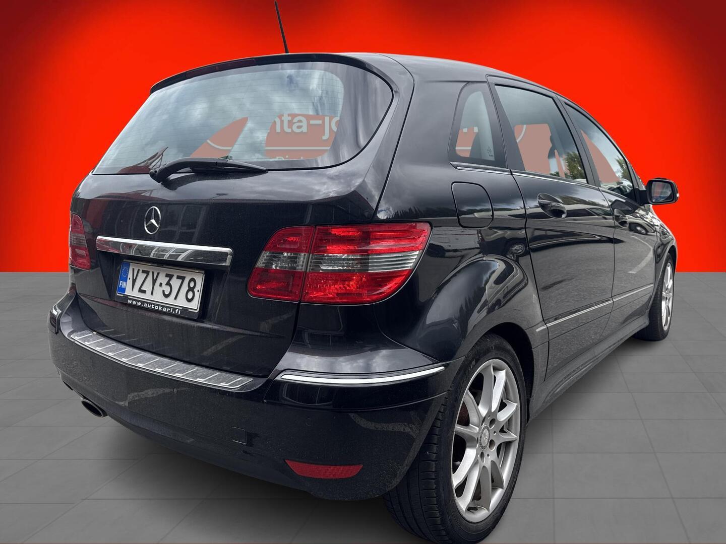 Mercedes-Benz B 180 BE 2010, photo 2/3