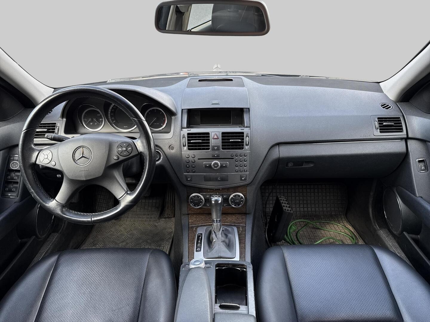 Mercedes-Benz C 2010, kuva 3/3