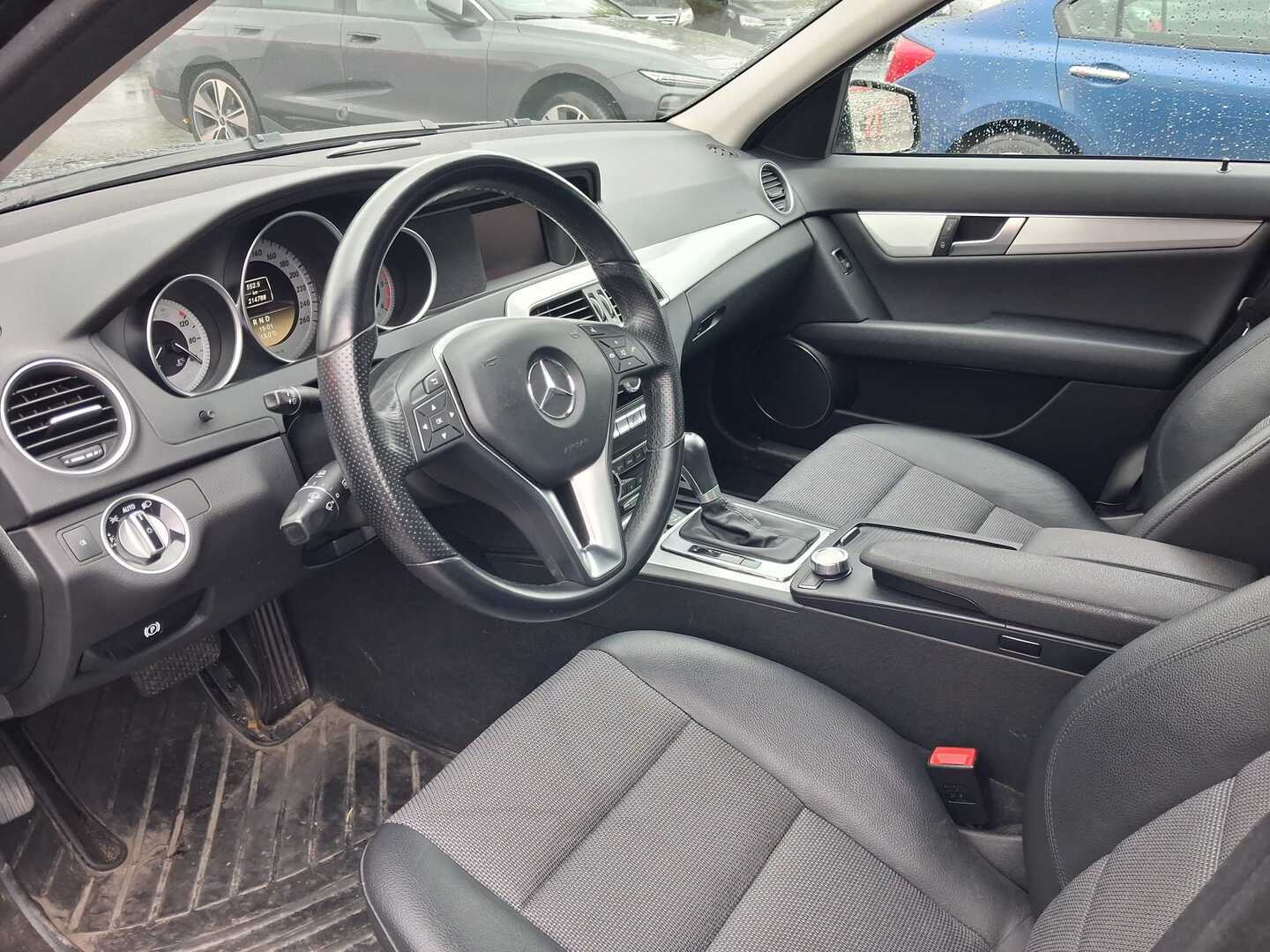 Mercedes-Benz C 2012, photo 3/4