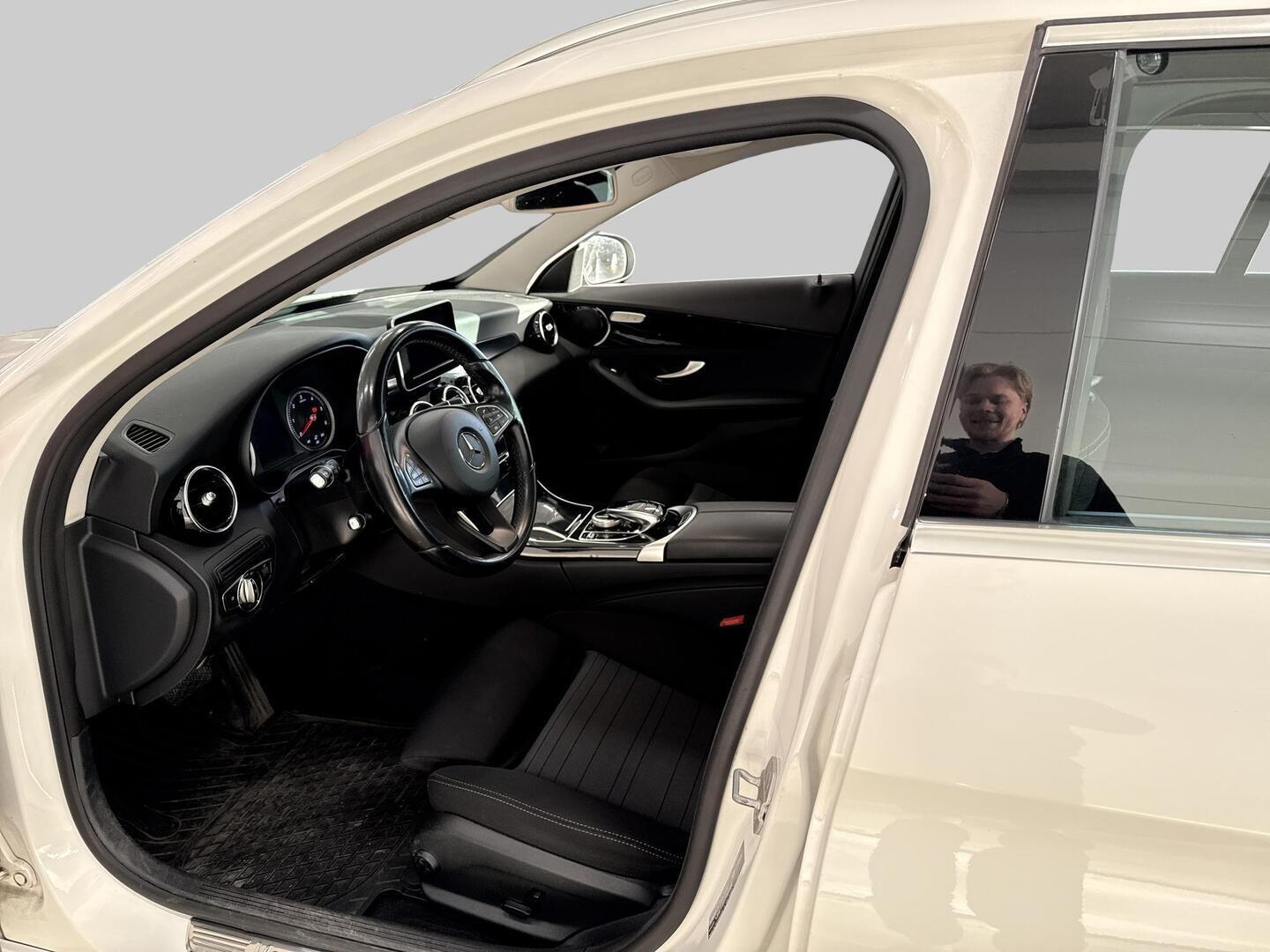 Mercedes-Benz C 2015, kuva 3/3