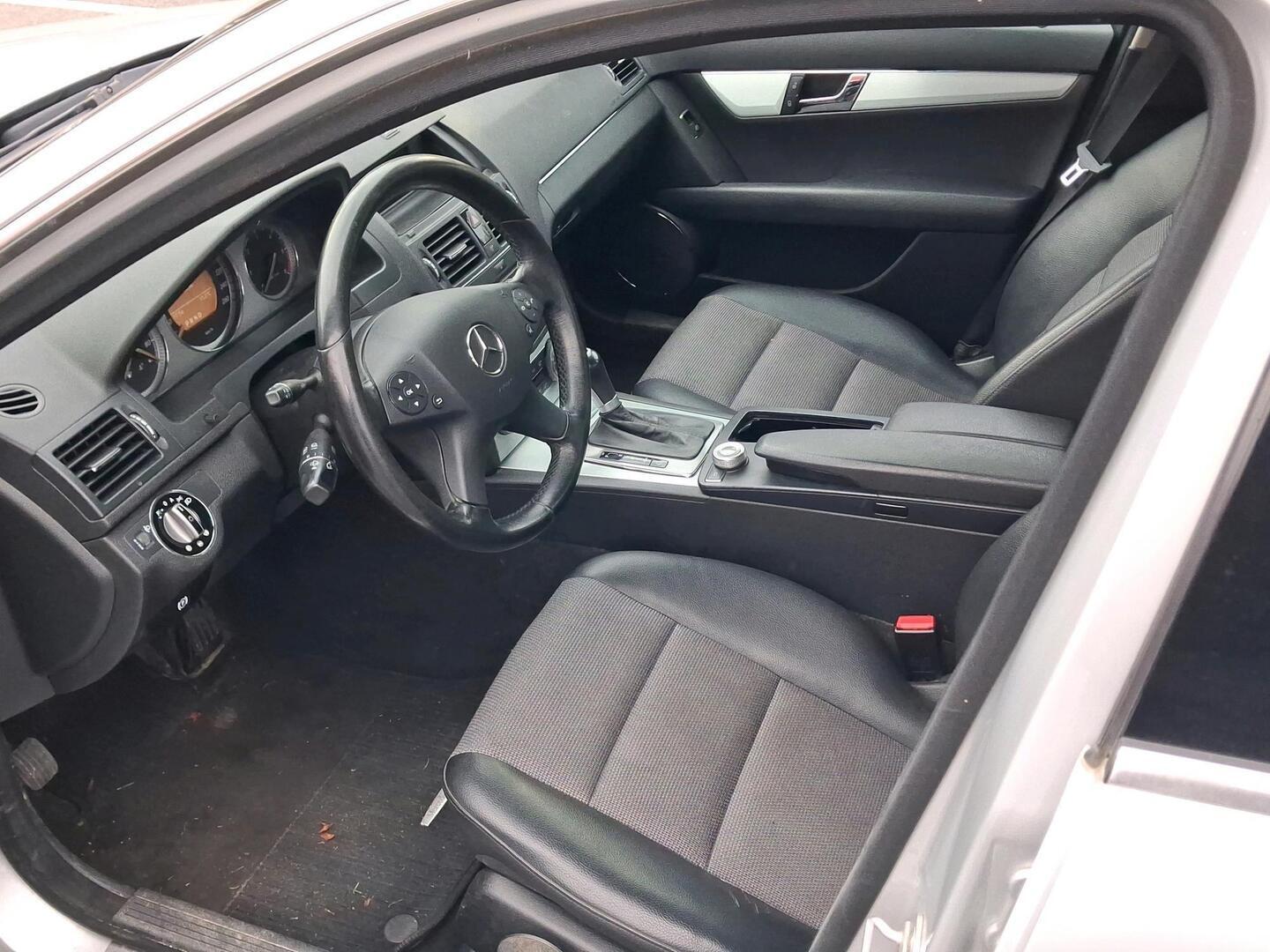 Mercedes-Benz C 220 CDI A 2007, kuva 3/3