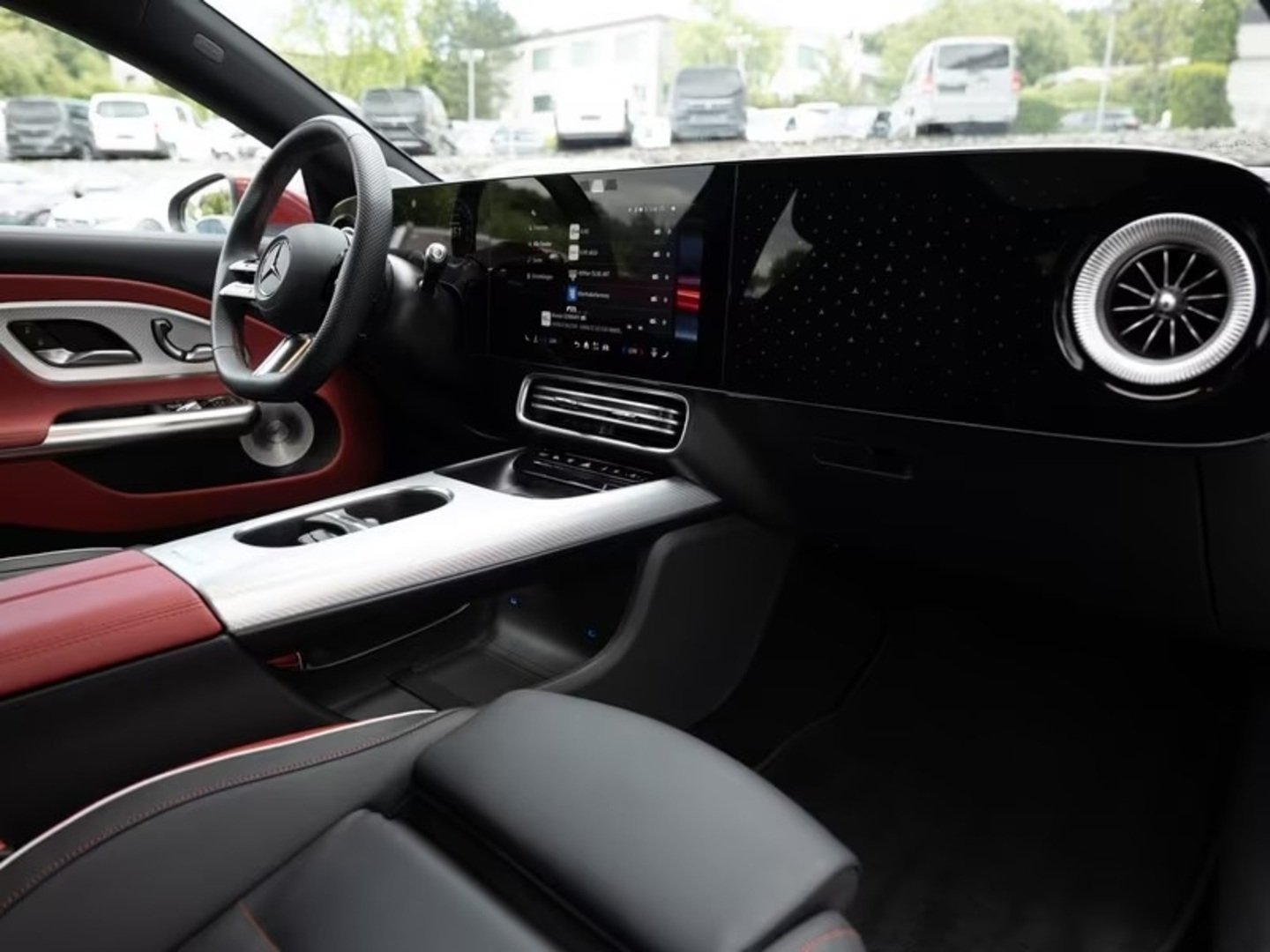 Mercedes-Benz CLA 350 4MATIC AMG Line 2025, photo 2/3