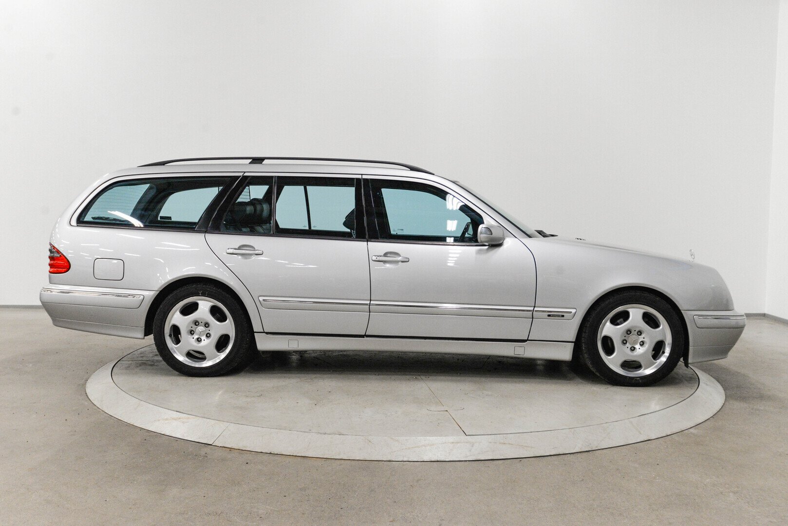 Mercedes-Benz E 430 T Avantgarde 2001, kuva 4/29