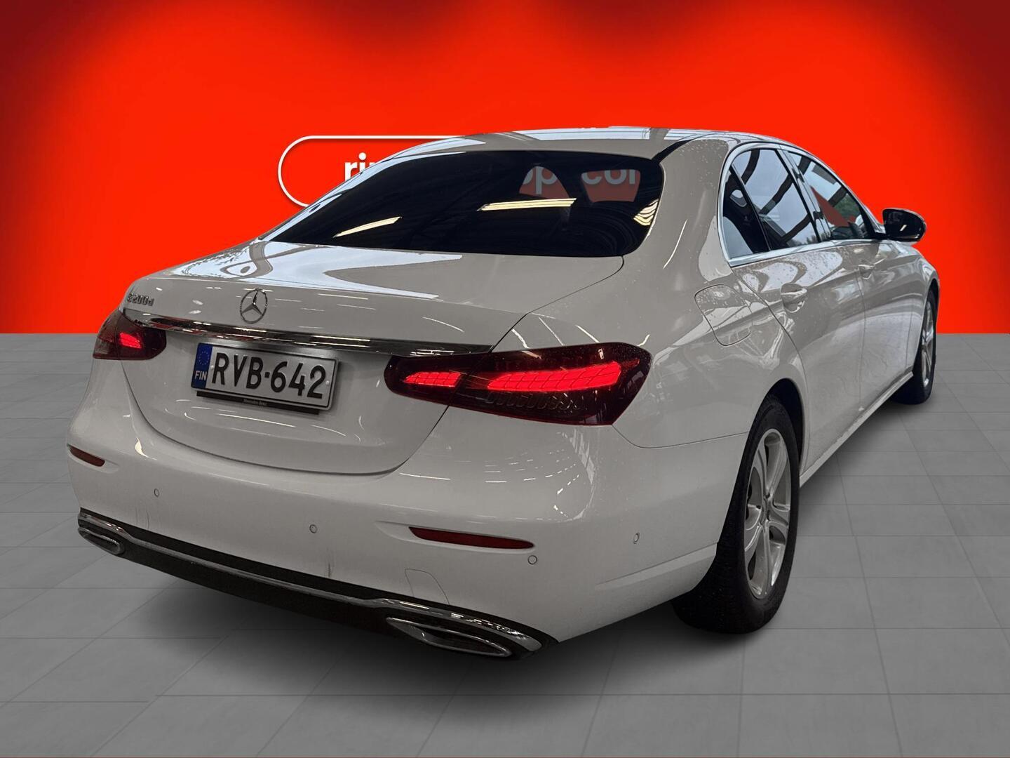 Mercedes-Benz E 2023, photo 2/3