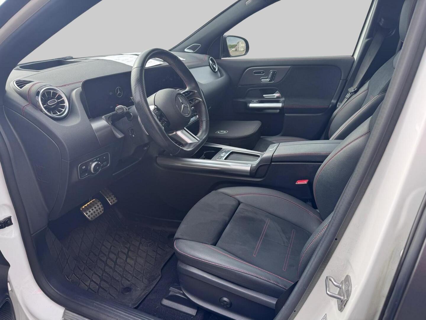 Mercedes-Benz EQA 300 4MATIC AMG Line 2024, photo 3/3