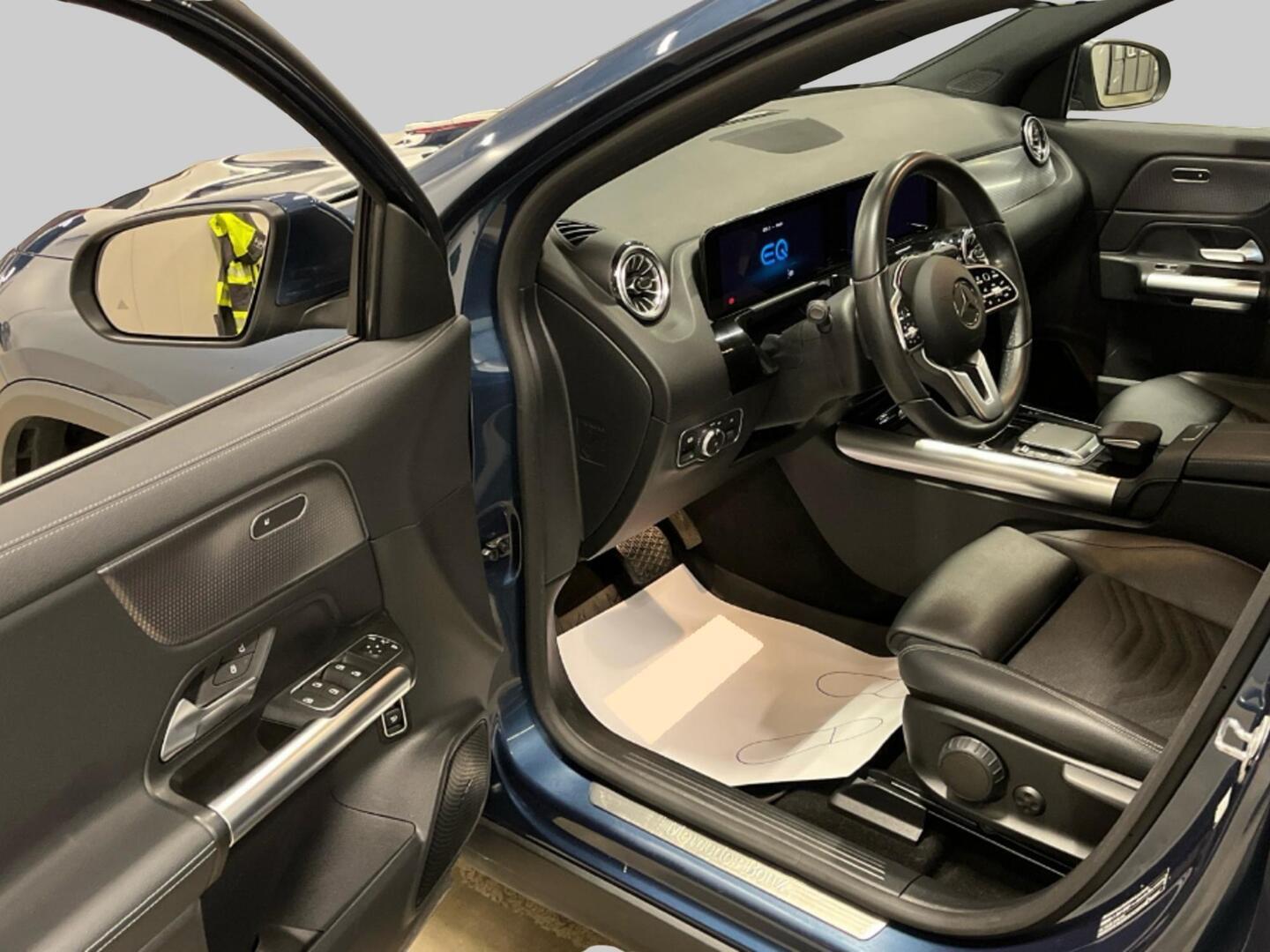 Mercedes-Benz EQA 300 4Matic SE Edition 2023, kuva 3/3