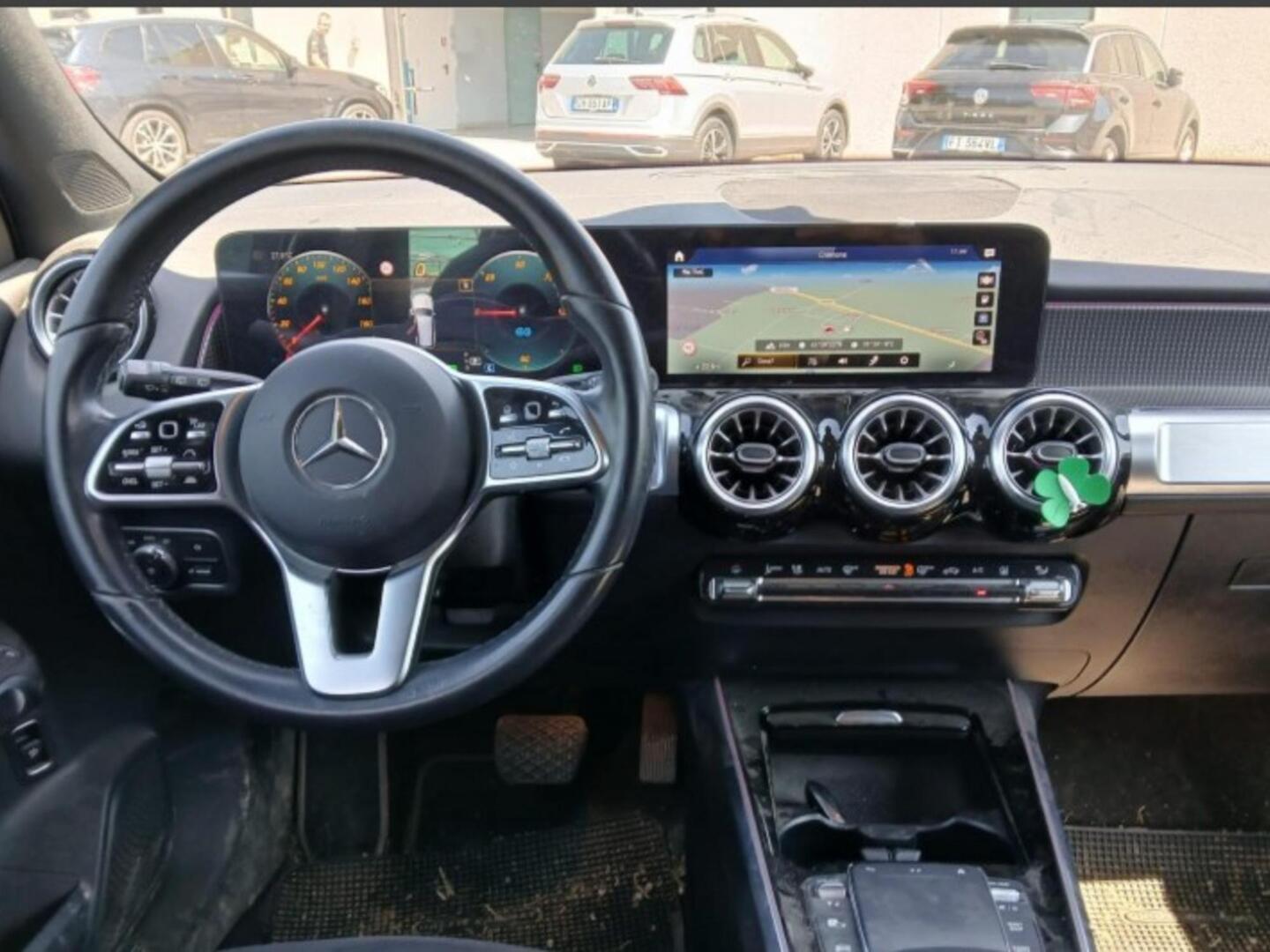 Mercedes-Benz EQB 300 4MATIC Business 2024, photo 3/4